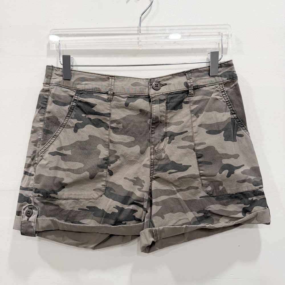 Anthropologie Sanctuary Cuffed Camo Shorts Green Medium